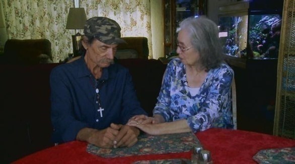 مايك مايرز مع بوالدته بعد 65 عاما (سي بي إس نيوز)