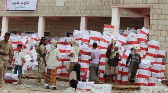 توزيع سلال غذائية في لحج اليمنية (أرشيف)