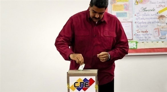 مادورو يدلي بصوته في الانتخابات الرئاسية الفنزويلية (إ ب أ)