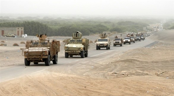 قافلة من المدرعات للجيش اليمني في الدريهمي في الطريق إلى الحديدة (أ ف ب)