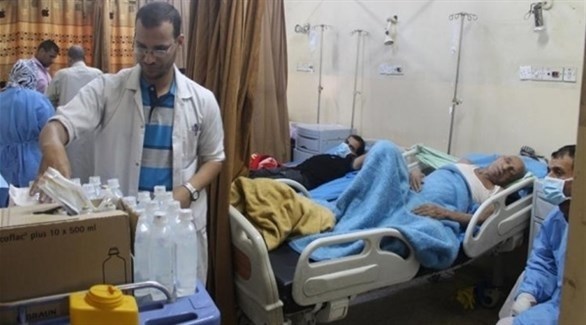 اطباء في عدن يجرون فحوصات لمصابين بحالات من الكوليرا (أرشيف)