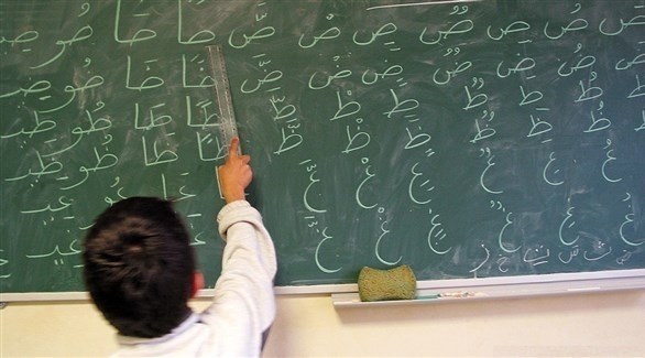 فرنسا: تعليم العربية في المدارس للحد من تأثير مساجد التطرف والإسلام السياسي