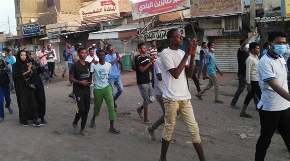 محتجون في كَسلا السودانية (تويتر)