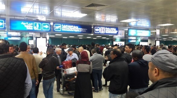 مسافرون في مطار تونس قرطاج الدولي (أرشيف)