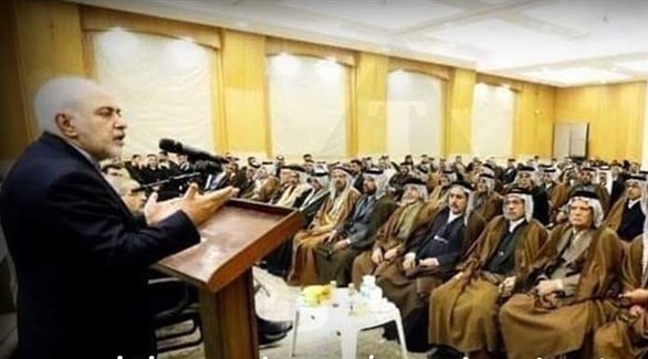 وزير الخاىرجية الإيرانية خلال لقائه شيوخ العشائر العراقية في النجف (بغداد يوست)