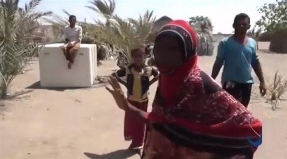 عائلة يمنية مهجرة من قريتها في المراوعة (نيوزيمن)