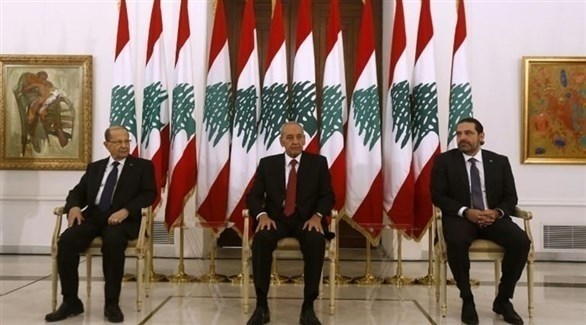 من اليمين، رئيس الوزراء اللبناني سعد الحريري ورئيس مجلس النواب نبيه بري ورئيس الجمهورية ميشال عون (أرشيف)