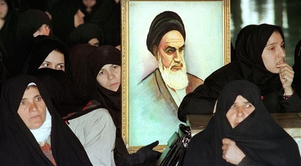 إيرانيات يستمعن الى خطاب المرشد الأعلى للجمهورية الإسلامية آية الله علي خامنئي.(أرشيف)