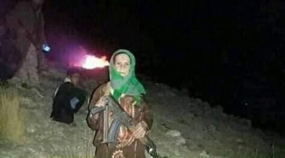 اليمنية هناء النمشة  تحمل سلاحها في حجة (أرشيف)