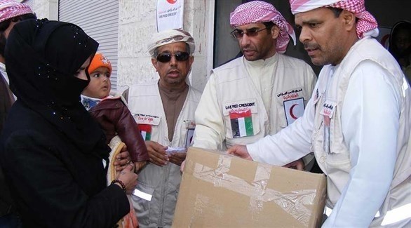 الهلال الأحمر الإماراتي يوزع مساعدات على نازحين سوريين (أرشيف)