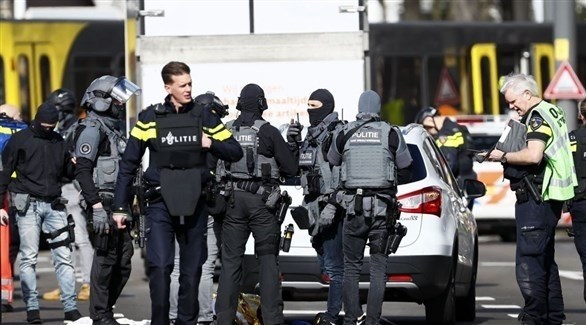 الشرطة الهولندية تنتشر في مكان هجوم أوتريخت (تويتر)
