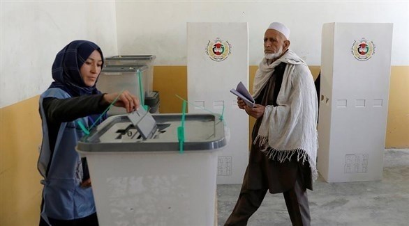 أحد مراكز الاقتراع في كابول (أ ب)