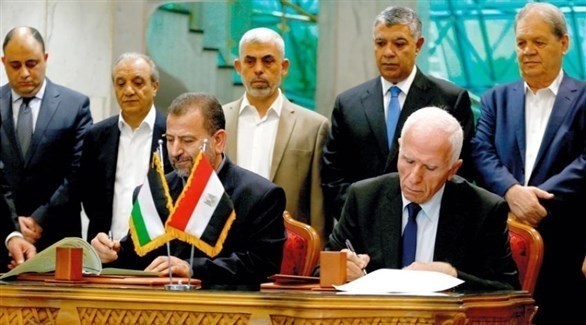 من التوقيع على اتفاق المصالحة بين فتح وحماس (أرشيف)