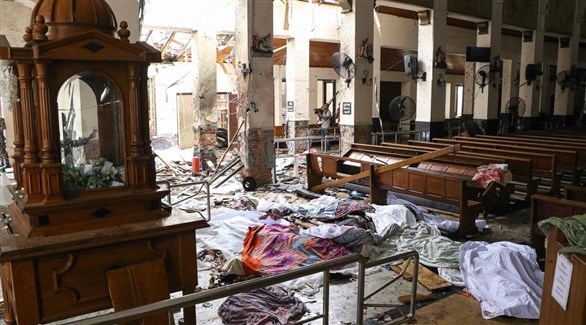 دمار كنيسة سان انطوني بعد هجوم القيامة أمس في سريلانكا (أ ف ب)