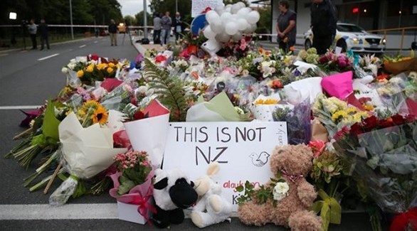 باقات زهور وورود في نيوزيلندا تكريماً لضحايا المسجدين في كرايستشيرش (أرشيف)