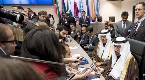 وزير الطاقة السعودي خالد الفالح متحدثاً للصحافيين (أرشيف)