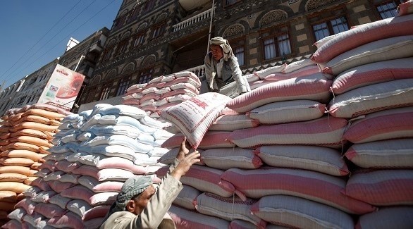 شاحنات تحمل مساعدات غذائية في اليمن (أرشيف)