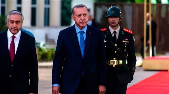 الرئيس التركي رجب طيب أردوغان ورئيس القبارصة الأتراك مصطفى أكينجي (أرشيف)