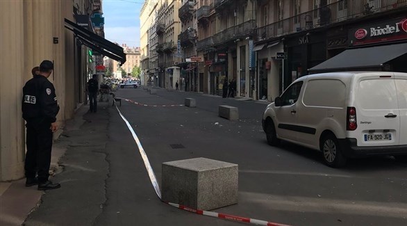 الشرطة الفرنسية تطوق مكان الحادث (تويتر)