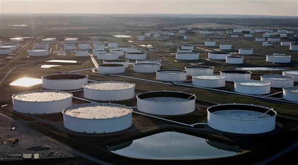خزانات النفط الخام في نقطة التسليم كاشينغ في أوكلاهوما الأمريكية (أرشيف)