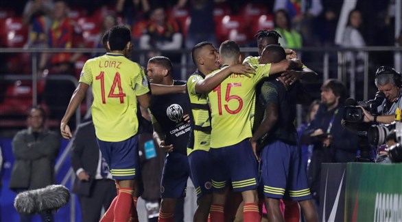 فرحة نجوم كولومبيا بهدف الفوز (رويترز)