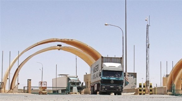 شاحنات تمر من معبر طريبيل الحدودي بين الأردن والعراق (أرشيف)