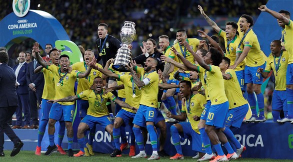تتويج المنتخب البرازيلي بلقب كوبا أمريكا (رويترز)