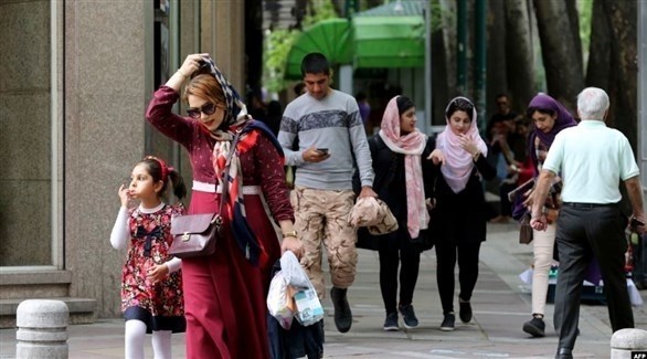 إيرانيون في شارع بشمال طهران (أرشيف)