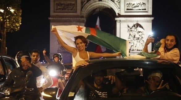 مشجعو الجزائر في باريس (تويتر)