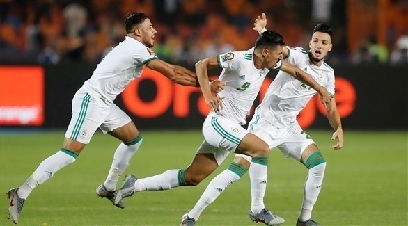 بونجاح سر تتويج الجزائر بالبطولة (رويترز)