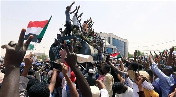 جانب من تظاهرات السودانيين في الخرطوم (أرشيف)