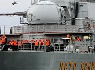 الدفاع الروسية: سفننا الضاربة وصلت السواحل السورية يتقدمها طراد صاروخي
