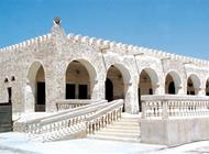 قصة جامع| بالصور: "المسجد الكبير" شيد بحجارة جزيرة "طنب الكبرى" الإماراتية