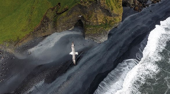 لقطة جوية في أيسلندا موطن أكثر من 100 بركان نشط وخامل - Kaya Murphy