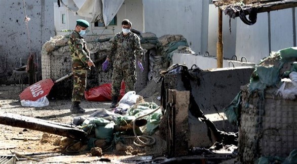 عسكريون أفغان في موقع تفجير إرهابي سابق في كابول (أرشيف)