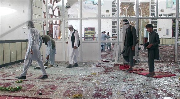 أفغان في مسجد بعد هجوم إرهابي سابق (أرشيف)