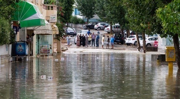 مياه الأمطار تغمر  أحد الشوارع في العاصمة تونس (أرشيف)