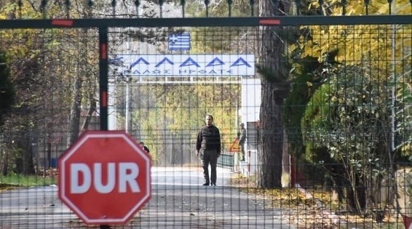 منع السلطات اليونانية الداعشي من عبور الحدود (تويتر)