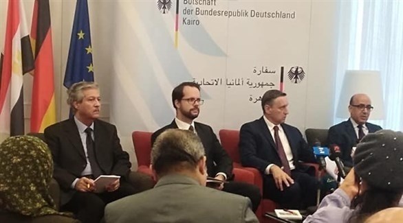 السفير الألماني متحدثاً في المؤتمر الصحافي (24)