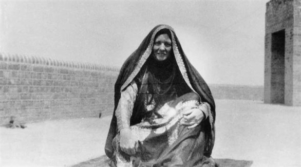 وثيقة فوتوغرافية قديمة من "الدخول في اللعبة، قصة النساء الغربيات في الجزيرة العربية" (أرشيف)