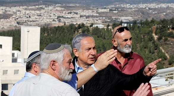 رئيس الوزراء الإسرائيلي بنيامين نتانياهو يعاين مستوطنات في الضفة.(أرشيف)