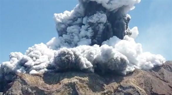 ثوران بركان وايت آيلاند في نيوزيلندا (أرشيف)
