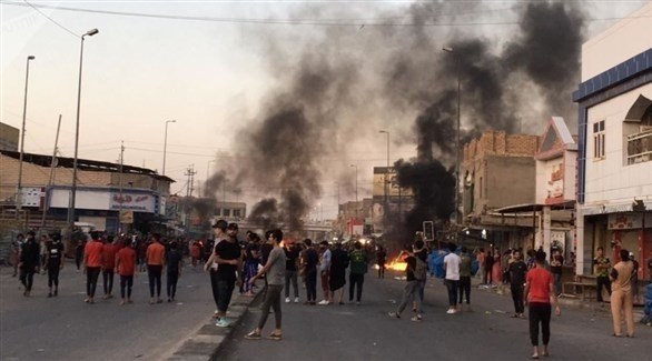 عراقيون يحتجون في كربلاء (أرشيف)
