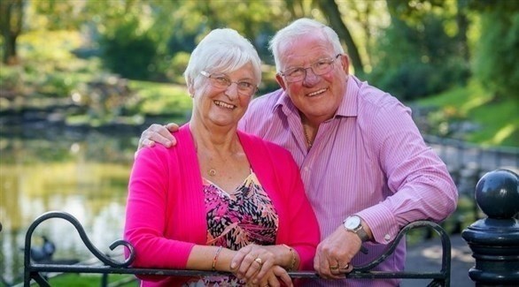 باري وليزلي هولمز أسعد زوجين في بريطانيا (ميرور)