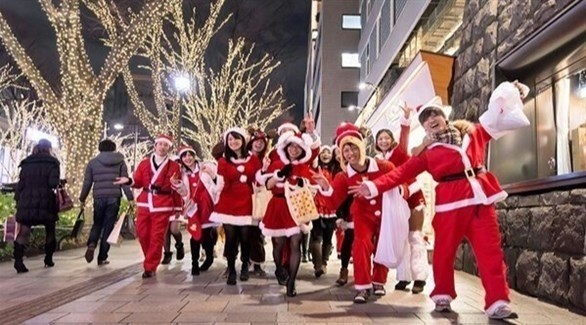 يابانيون يحتفلون بعيد الميلاد (أرشيف)