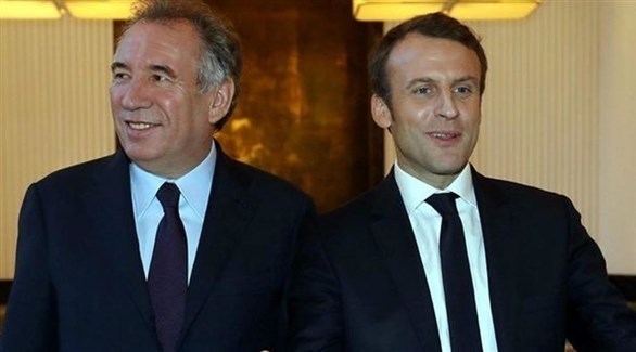 إيمانويل ماكرون والوزير الفرنسي السابق فرنسوا بايرو (أرشيف)