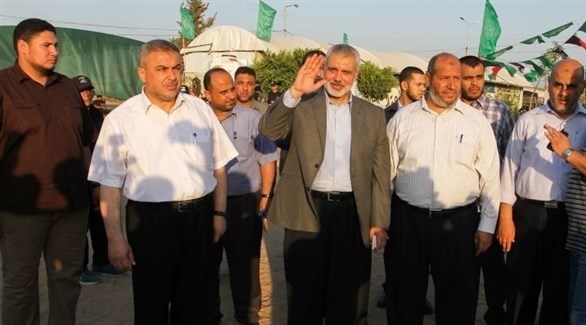قادة حماس خلال زياراتهم لعائلات غزة (أرشيف)
