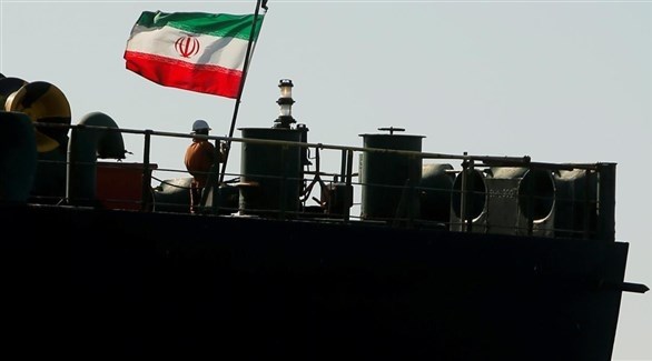 علم إيراني على ناقلة نفط.(أرشيف)