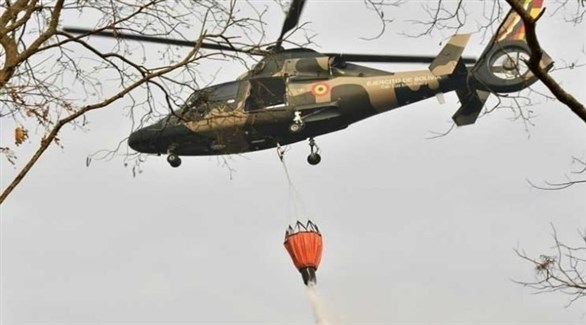 طائرات حربية تسقط المياه في محاولة لإطفاء حرائق غابات الأمازون (تويتر)