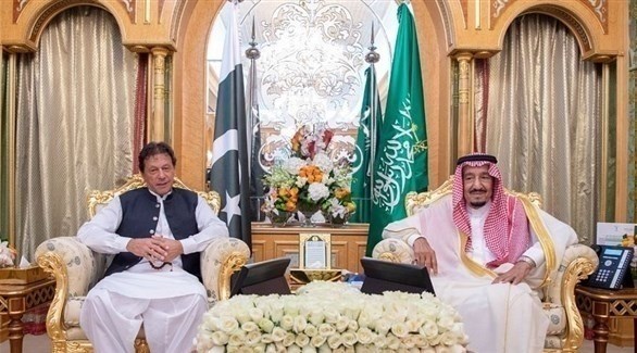 الملك سلمان يستقبل رئيس الوزراء الباكستاني عمران خان في جدة اليوم (واس)